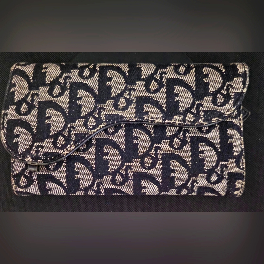 DIOR SADDLE WALLET authentic great condition!!